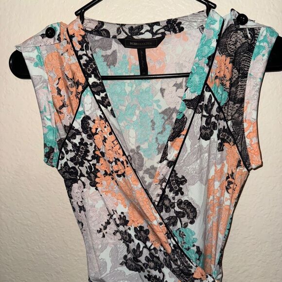 NEW! BCBGMAXAZRIA Floral Wrap Dres- NWOT- NEVER WORN - Picture 7 of 12